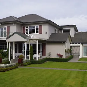 **** Bed & Breakfast Alumni House - Canterbury New Zealand